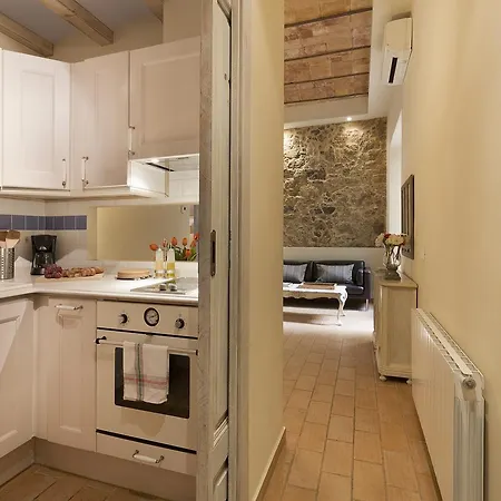 Palace Gracia Nextdoor Apartment