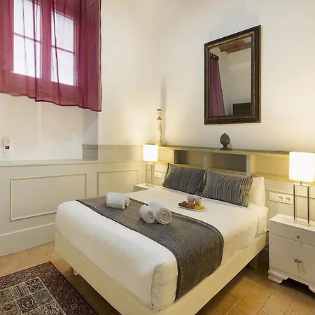 Palace Gracia Nextdoor Apartment *