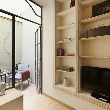 Palace Gracia Nextdoor Apartment *
