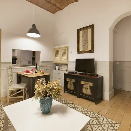 Palace Gracia Nextdoor Apartment *